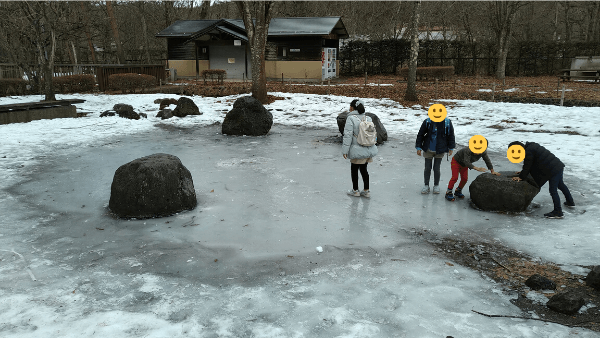 さかな公園　凍った池